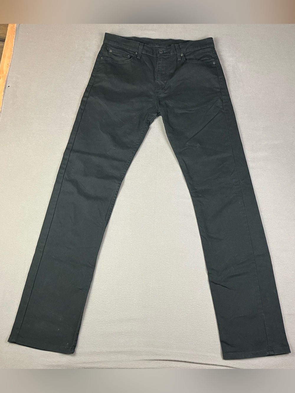 Levis 513 Men’s Size 32x34 Slim Straight Jeans Black Denim Pants Zip Fly. In goo